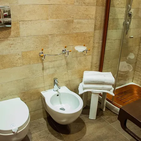Liliya Oda ve Kahvaltı 4*